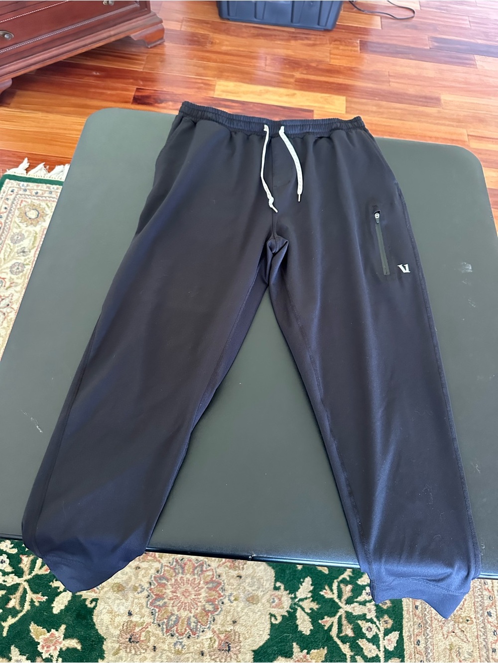 Vuori Men's Black Jogger Pants with Drawstring Waist Size XL